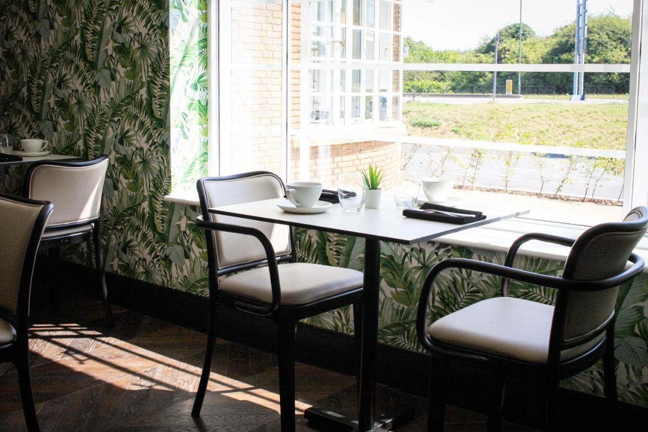 The Comet London Hatfield Hatfield  Extérieur photo