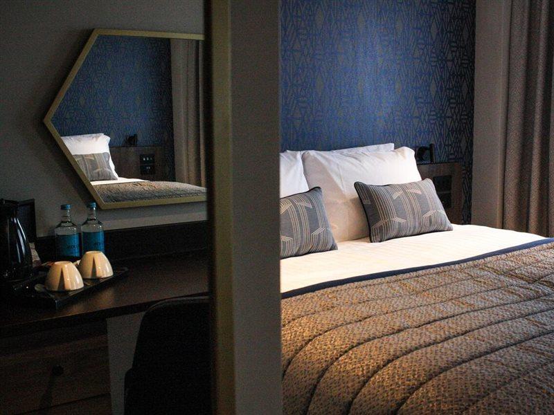 The Comet London Hatfield Hatfield  Extérieur photo
